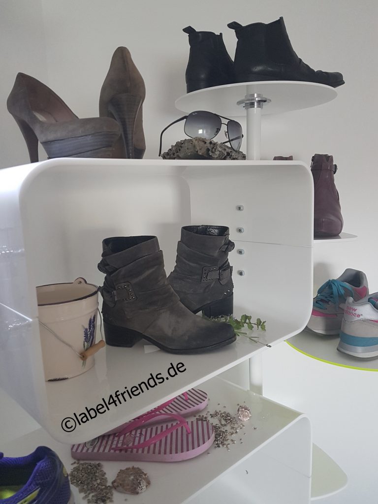 Schuhdisplay Ladeneinrichtung Schuhe Schuhpräsentation